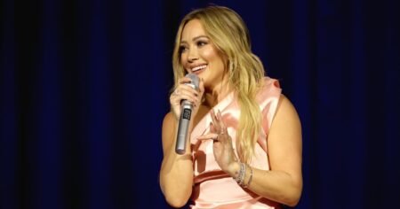 Hilary Duff’s Rich-Mom Airport Uniform Included These Comfy Ugg Boots From Amazon