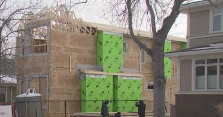 Calgarians concerned over permit approvals ahead of citywide rezoning debate