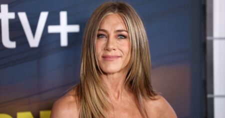PSA: Jennifer Aniston-Worn Denim Is Super Marked Down for Presidents’ Day