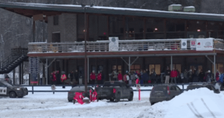 Teen girl injured when clothes caught in chairlift during Quebec school ski trip Teen girl injured when clothes caught in chairlift during Quebec school ski trip