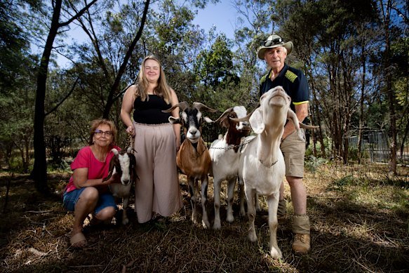 Ringwood locals Beatrice Satalich and Annalise Lawn want to keep Colin Arnold’s goats along Mullum Mullum Creek.