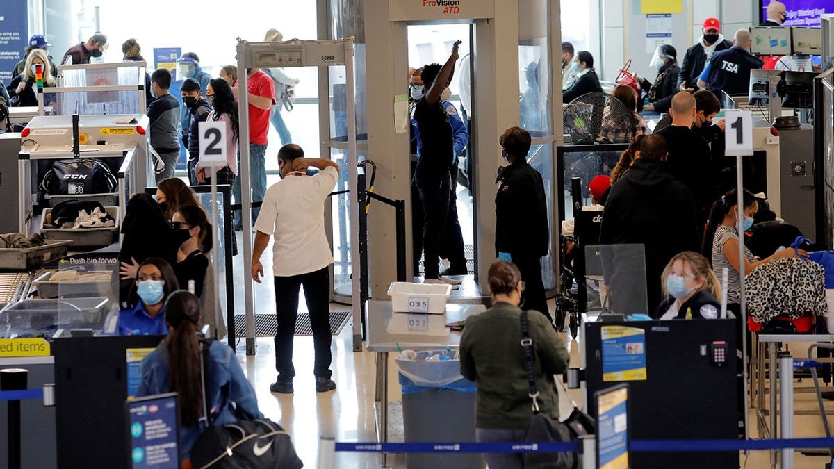 Bullet found in overhead cabin at Newark Airport