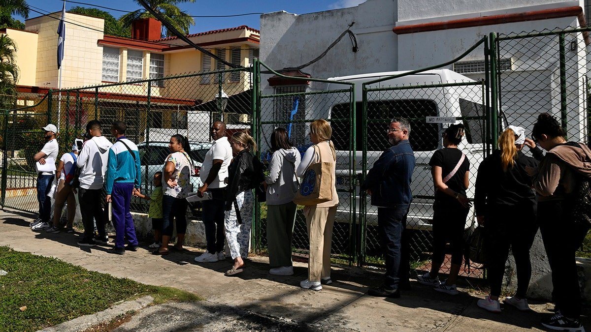 Cubans line up outside Nicaraguan embassy in Havana