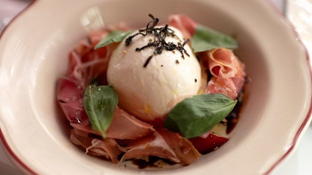 Buffalo mozarella with San Daniele prosciutto, white nectarine and Vin Cotto.