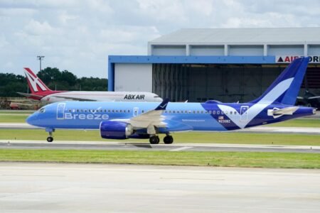 Breeze Airways floods US with new routes in aggressive move on low fares as consumers cautioned