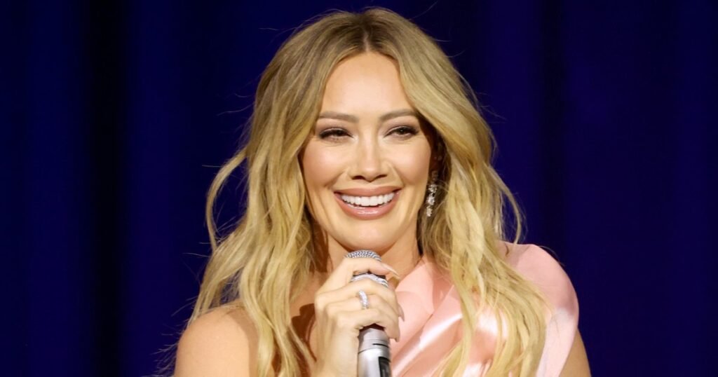 Hilary Duff Prevents Sun Burns Under Stage Lights With These SPF-Infused Glow Drops Hilary Duff Prevents Sun Burns Under Stage Lights With These SPF-Infused Glow Drops