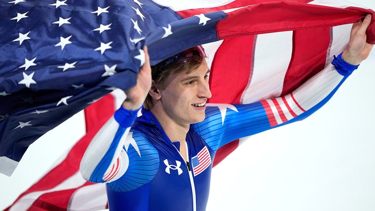 Jordan Stolz celebrates