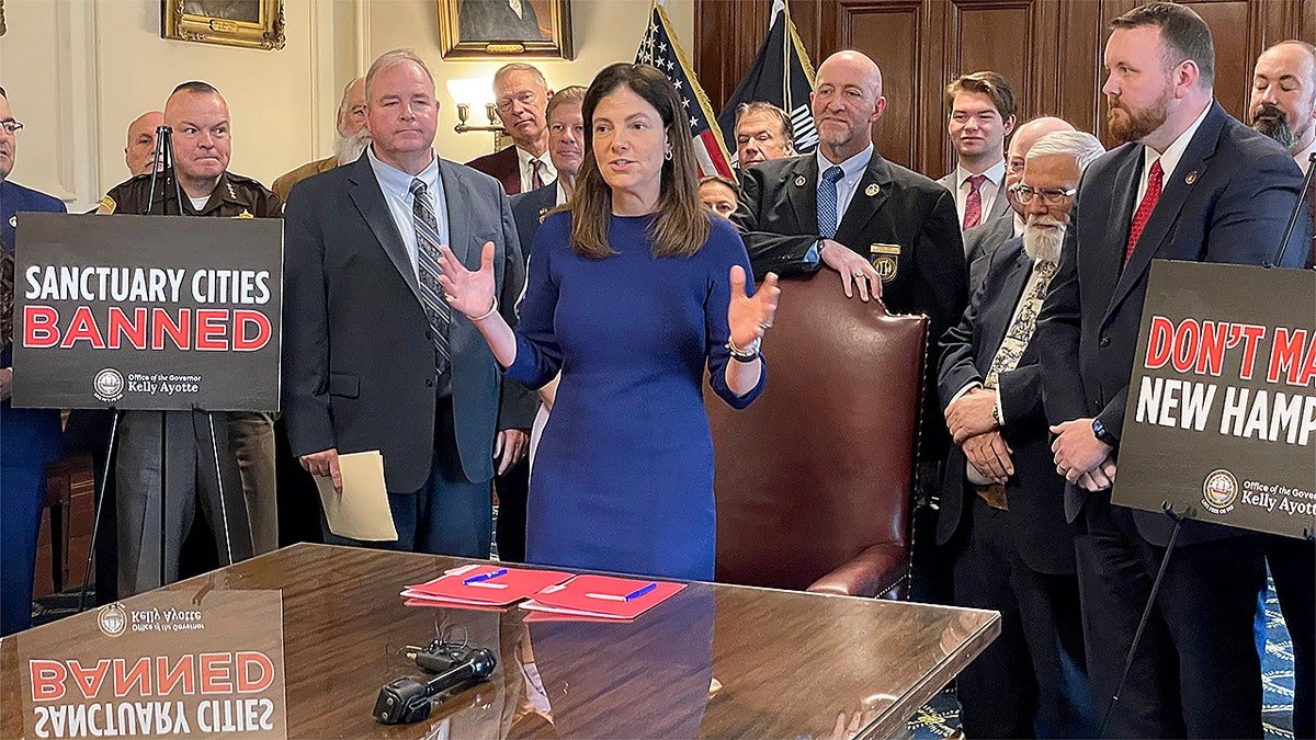 New Hampshire Gov. Kelly Ayotte