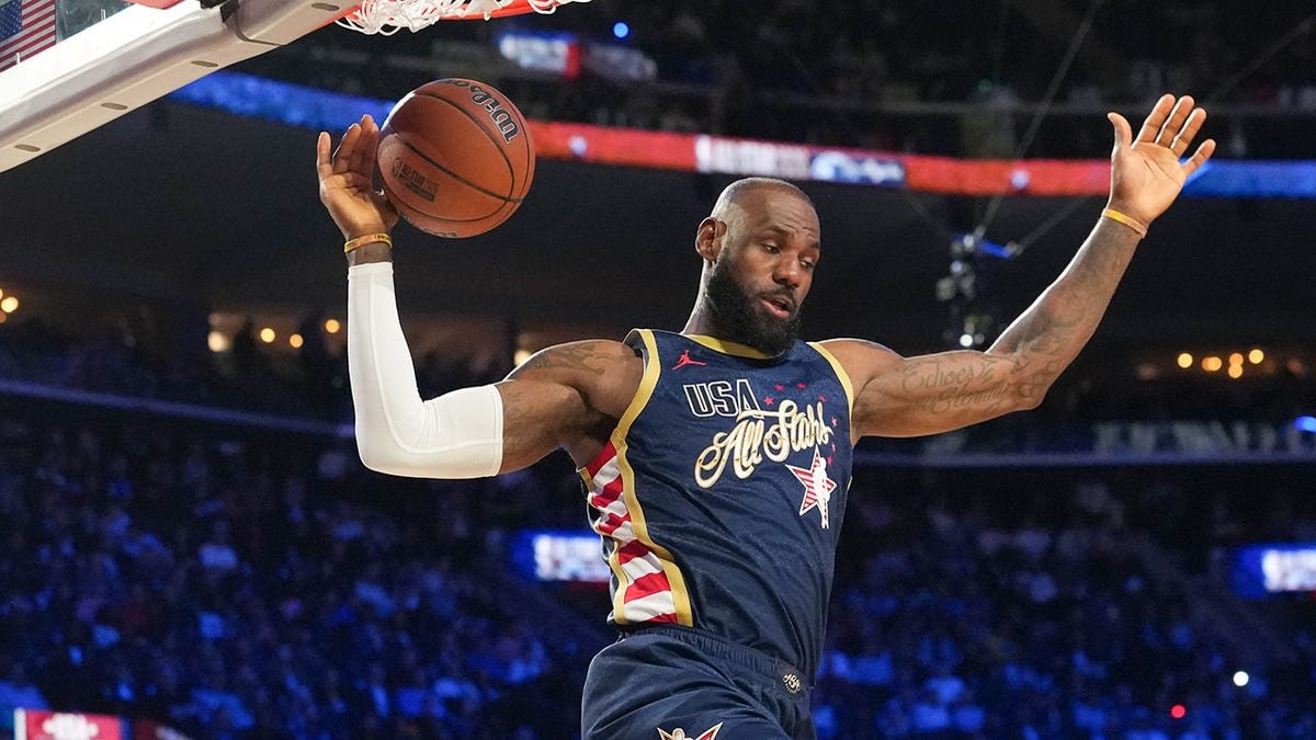 LeBron James dunks at All-Star Game