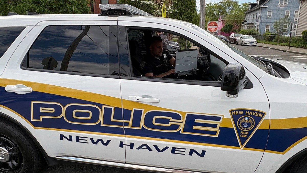 New Haven police car