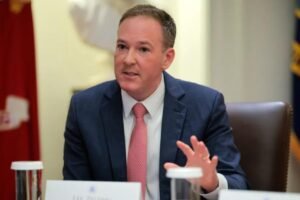 Lee Zeldin says he’s trying to end ‘Obama switch’ that makes cars turn off at stoplights