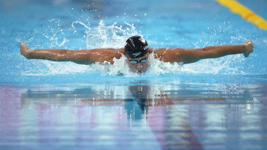 Ryan Lochte swimming.