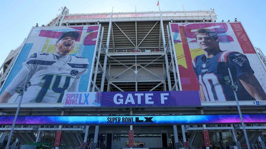 Sam Darnold, Drake Maye on stadium