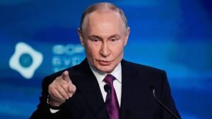 ‘Self-defeating’: EU and US clash over Russia sanctions relief