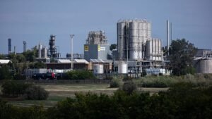 EU delays proposal to ban Russian oil amid Iran war and price spikes