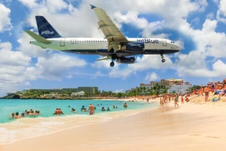 St. Maarten officials warn tourists of scam charging travelers for free immigration forms