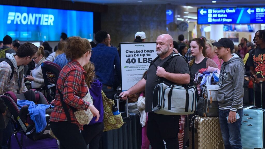 Passenger meltdown caught on video aboard chaotic flight experience Passenger meltdown caught on video aboard chaotic flight experience