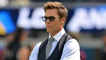 Tom Brady turns up heat on Logan Paul feud with explicit shot Tom Brady turns up heat on Logan Paul feud with explicit shot