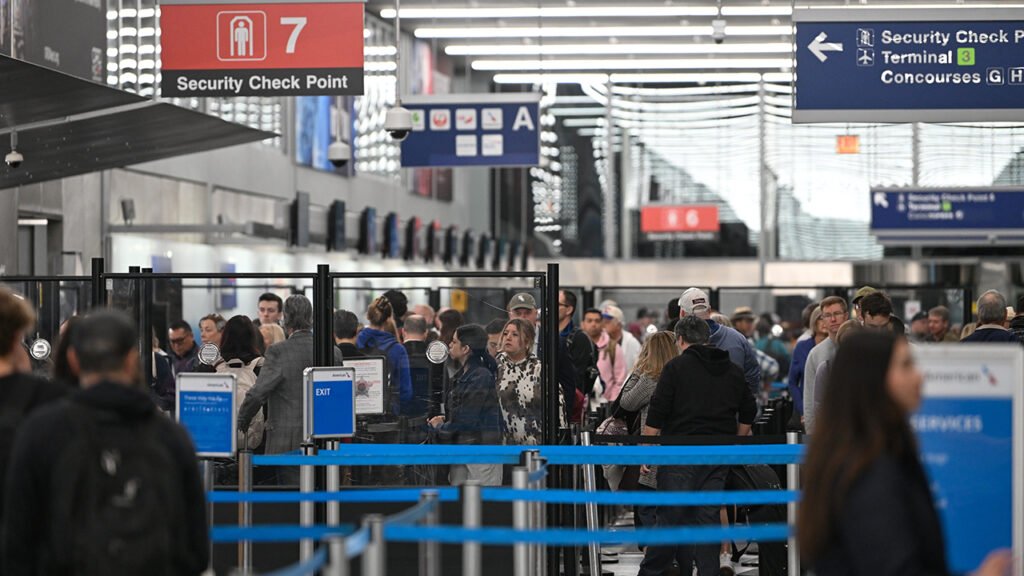 Spring break flyers warned of massive TSA lines as shutdown drains airport staff Spring break flyers warned of massive TSA lines as shutdown drains airport staff