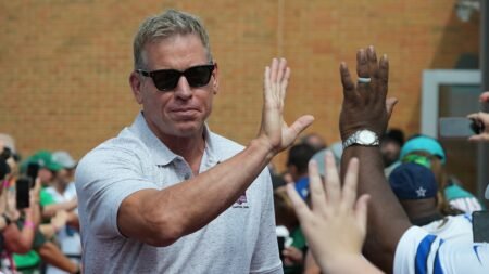Ex-NFL star Troy Aikman drops theory about cause of early season injuries