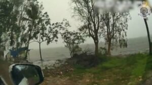 Fresh flood threat in sodden Far North Queensland towns as system hits Northern Territory Fresh flood threat in sodden Far North Queensland towns as system hits Northern Territory