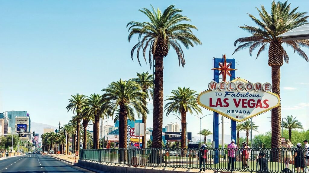 Las Vegas bets big on March Madness amid city’s tourism slump that worries many Las Vegas bets big on March Madness amid city’s tourism slump that worries many