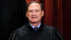 Alito gives lawyers plain-English lesson on meaning of ‘day’ as Supreme Court weighs late-ballot fight