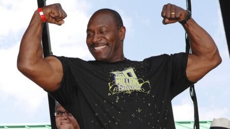 Bodybuilding legend Lee Haney seeks living kidney donor as family goes public with health struggles