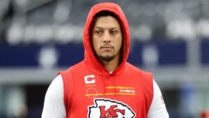 Patrick Mahomes throwing football again three months after ACL tear Patrick Mahomes throwing football again three months after ACL tear