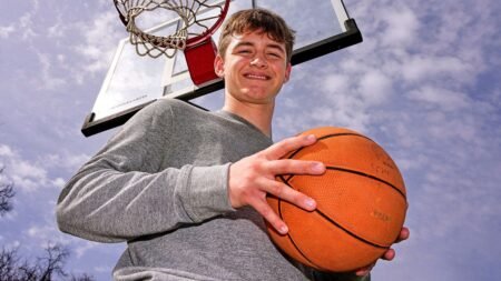 8th-grader stands alone with last perfect women’s NCAA basketball bracket