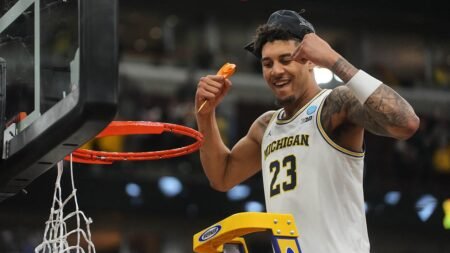 Michigan routs Tennessee to win regional final, enter NCAA men’s Final Four