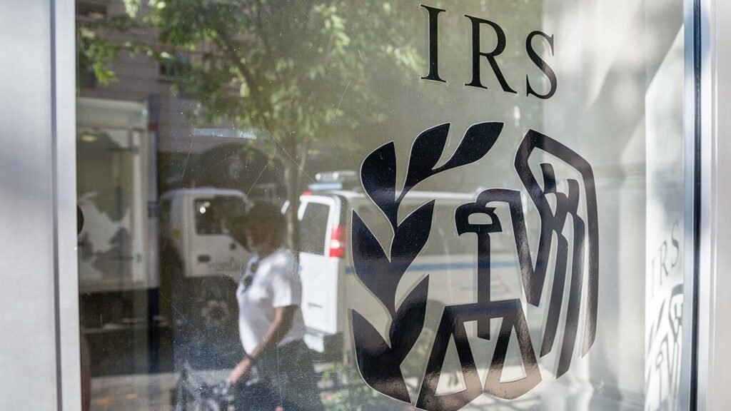 Average tax refund up nearly 11% from a year ago, IRS data shows Average tax refund up nearly 11% from a year ago, IRS data shows