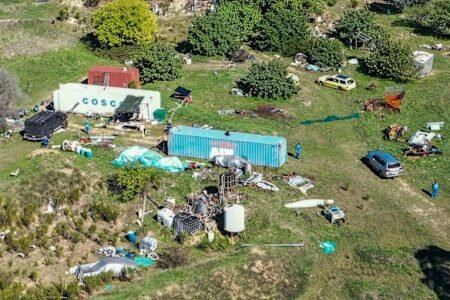 Final days, clues that could lead police to his helpers