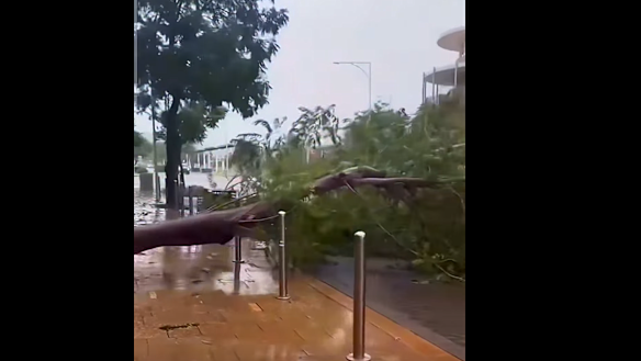 Cyclone Narelle leaves destruction in Karratha.