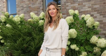 Gisele Bündchen’s Oversized Jacket Style Is the Easiest Throw-on-and-Go Layer for Spring Gisele Bündchen’s Oversized Jacket Style Is the Easiest Throw-on-and-Go Layer for Spring