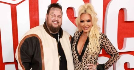 Jelly Roll Addresses Claims His Wife Bunnie Xo Is a ‘Gold Digger’: ‘She Hates It’ Jelly Roll Addresses Claims His Wife Bunnie Xo Is a ‘Gold Digger’: ‘She Hates It’