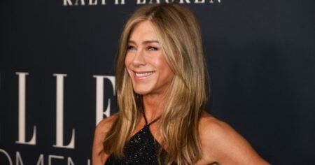 Jennifer Aniston’s ’90s Airport Mules Are Trending (Again) — Nail the Look Jennifer Aniston’s ’90s Airport Mules Are Trending (Again) — Nail the Look