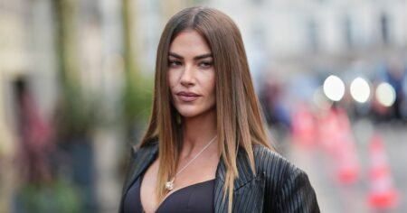 Dry, Frizzy Hair? Professional Hairstylists Love This Glossy Top Coat That Makes Hair ‘Smooth Like Glass’