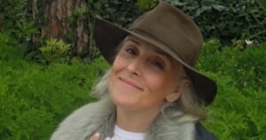 Ricki Lake Gifted Diamond Necklace Made From Ashes of House She Lost in L.A. Wildfires Ricki Lake Gifted Diamond Necklace Made From Ashes of House She Lost in L.A. Wildfires