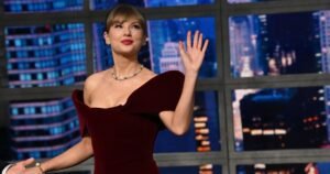 Yes, Taylor Swift’s Flower Claw Clip Look Is Hiding on Amazon for Just 