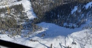 Snowmobiler dead after avalanche in B.C.’s Kootenay Pass
