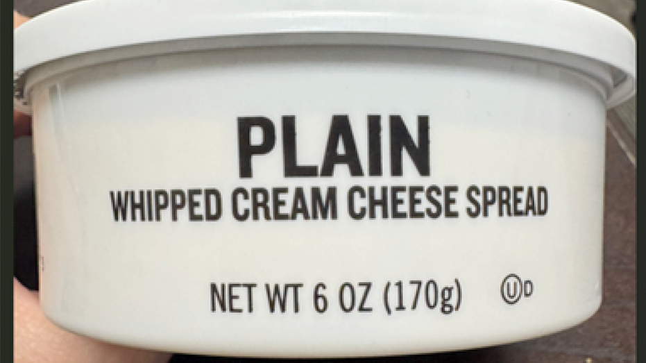 Einstein Bros. Bagels cream cheese spread cup