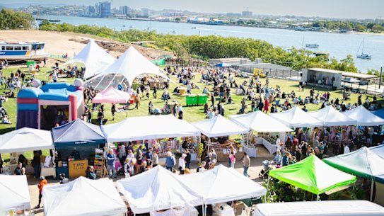 The first Rivermakers Farmers and Artisan Markets took place in the Colmslie Road Industrial Precinct and created traffic jams in neighbouring streets. 
