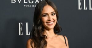 Jessica Alba Wears the Nike Sneakers That Shoppers Can Walk ‘17,000 Steps a Day’ in Without Pain Jessica Alba Wears the Nike Sneakers That Shoppers Can Walk ‘17,000 Steps a Day’ in Without Pain