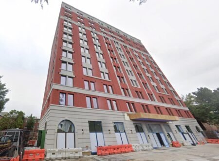 Enraged son slashes mom’s home care attendant in NYC, jumps off roof to his death: sources