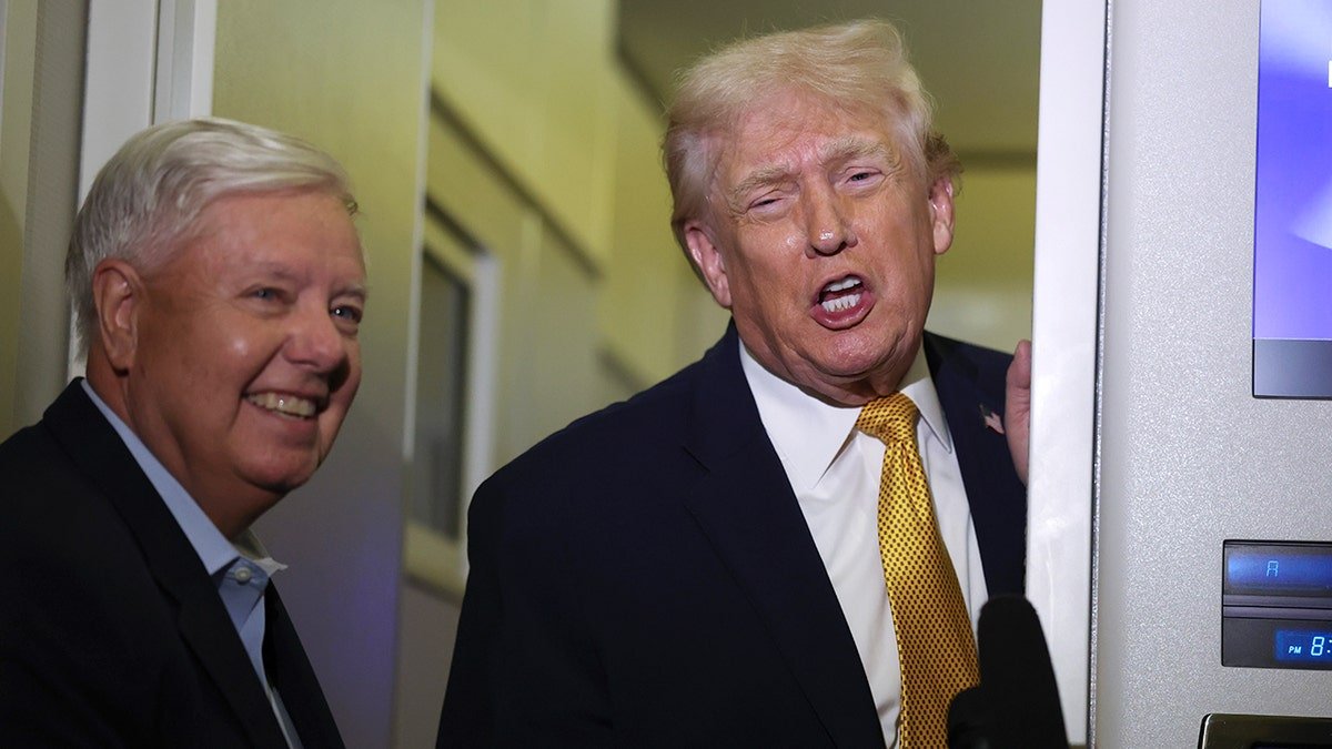 Sen. Lindsey Graham and President Donald Trump