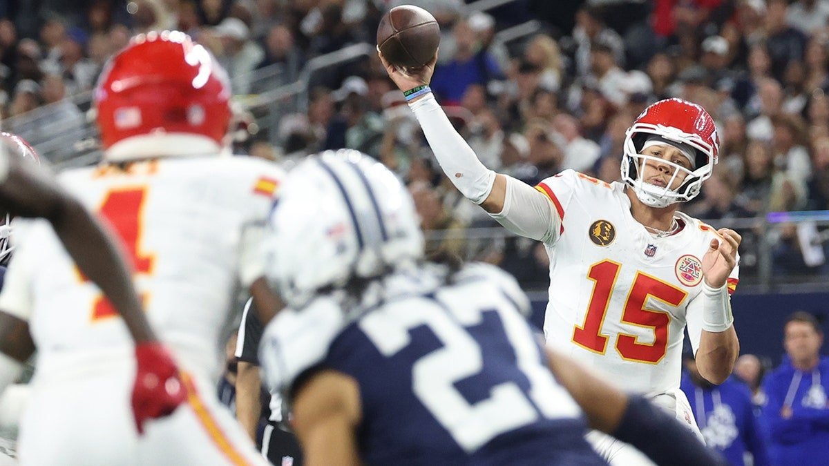 Patrick Mahomes plays the Cowboys