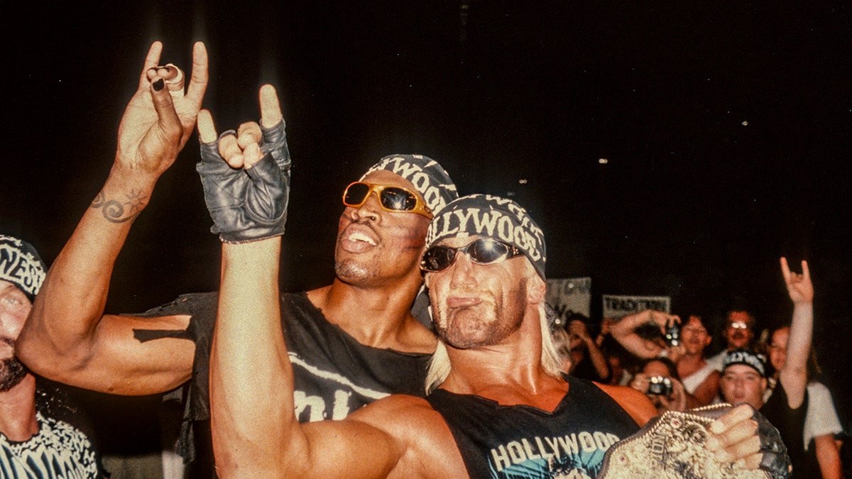 Dennis Rodman and Hulk Hogan before match