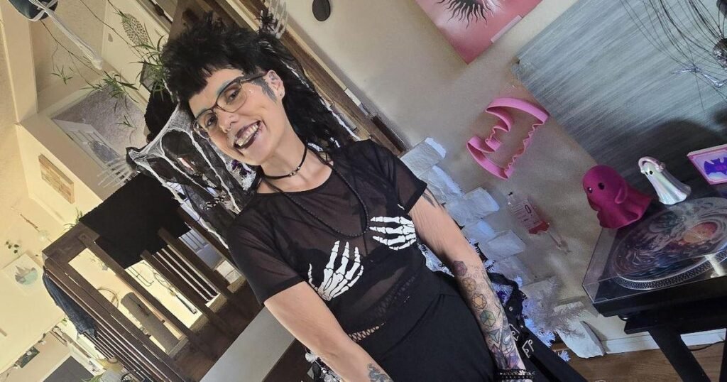 Wyoming Teen Arrested After Allegedly Shooting Mother in Back of Head Following Fight Over Tablet Wyoming Teen Arrested After Allegedly Shooting Mother in Back of Head Following Fight Over Tablet