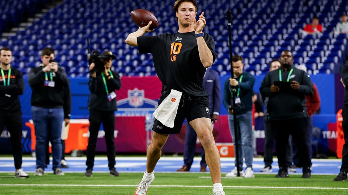 Cade Klubnik of Clemson participates in a drill during the 2026 NFL Scouting Combine at Lucas Oil Stadium on February 28, 2026, in Indianapolis, Indiana. (Photo by Lauren Leigh Bacho/Getty Images)